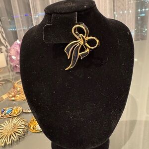 Vintage Elegant Gold and Black Bow Brooch